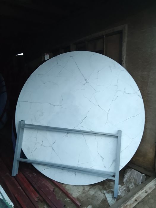 Стол новый размері 1 ,80