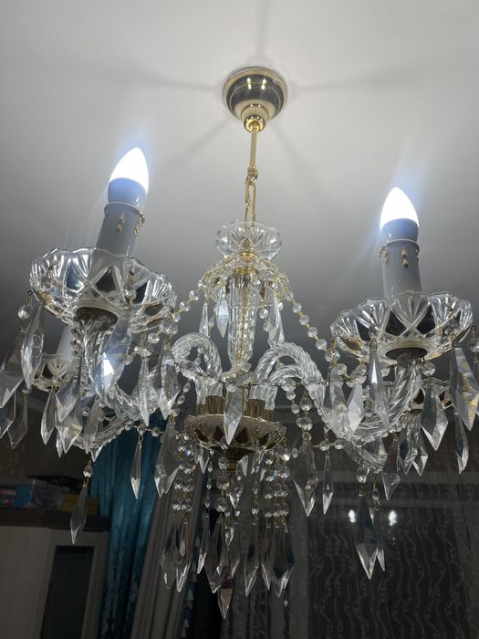 Хрустальная люстра