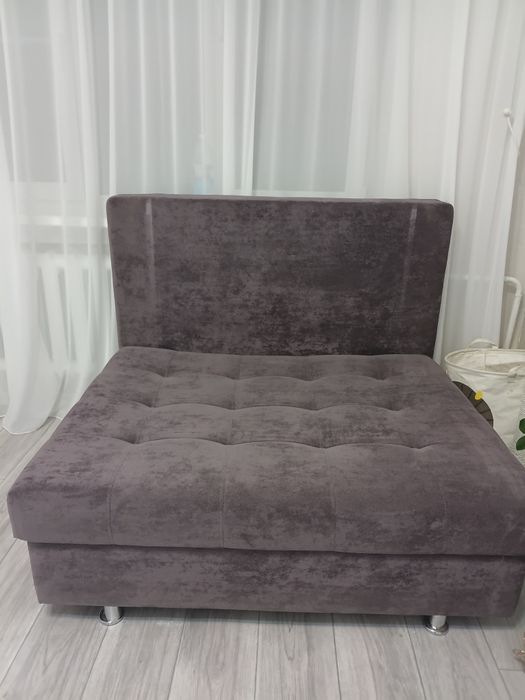 Срочно продам диван.