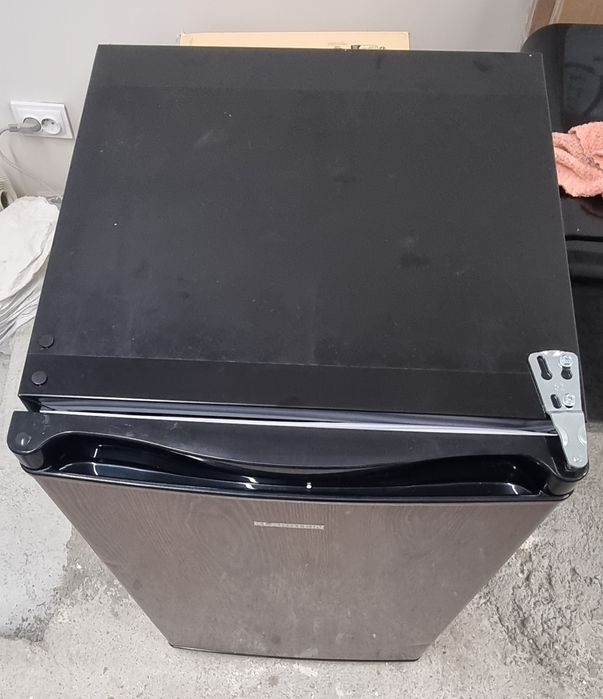 Хладилник Klarstein 90L с дървесен дизайн