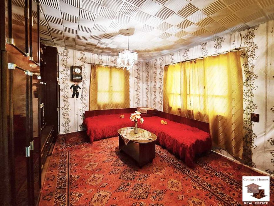 140327 Едноетажна къща с равен двор и кладенец в с. Бутово