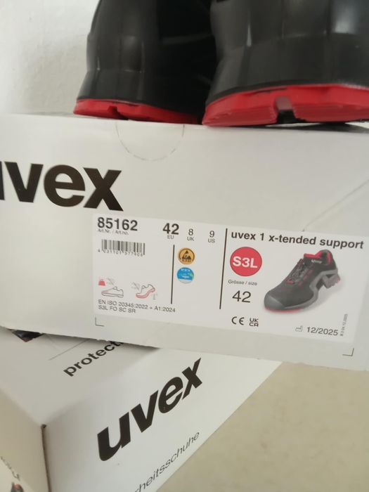 Работни обувки Uvex 42 номер