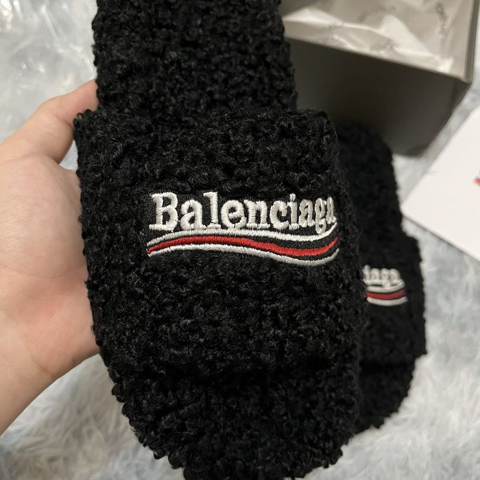 Balenciaga тапки новые
