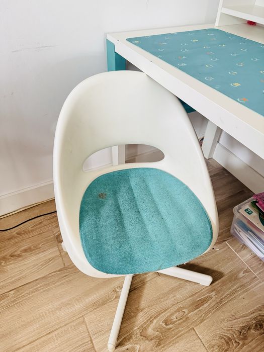 Birou Pahl Ikea turcoaz