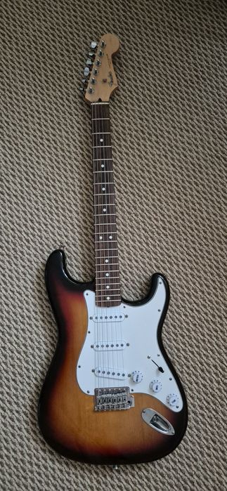 Электрогитара фендер