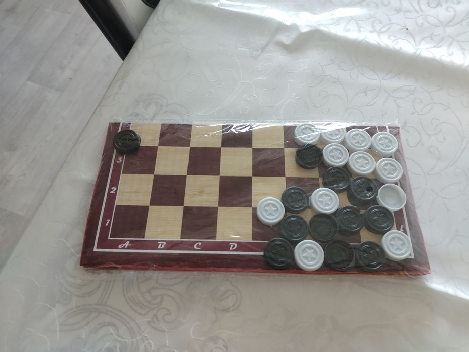Продаю шашки новый