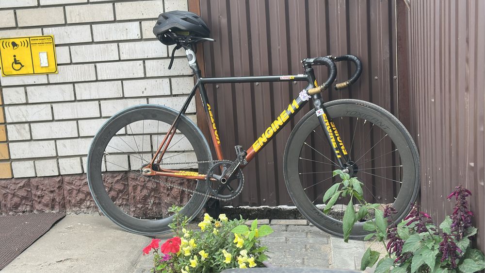 Engine 11 fixed gear