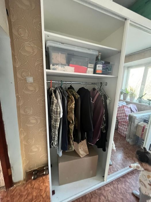 Мебель (кровать и шкаф)