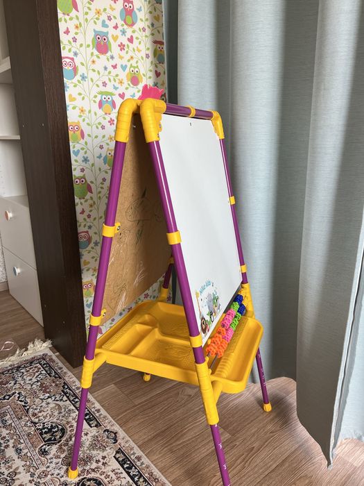 Продам мебель шкафы столы детские игрушки