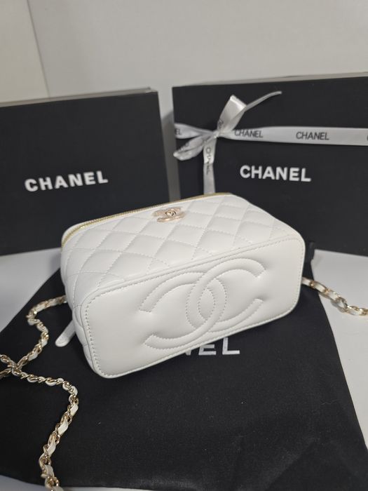Налична чанта Chanel Vanity Case