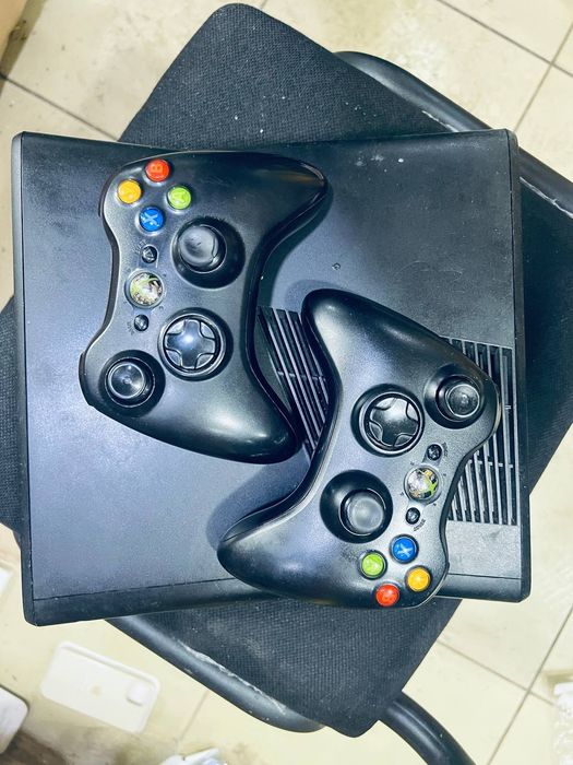 Xbox 360 S 1TB sotiladi