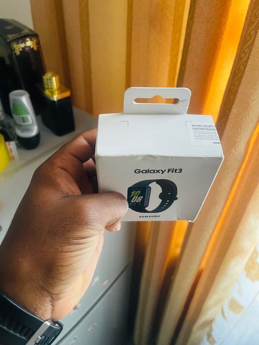 Samsung galaxy fit 3 smart watch