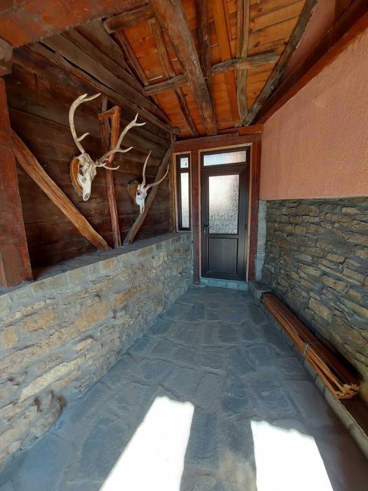 Двуетажна къща, с. Момино