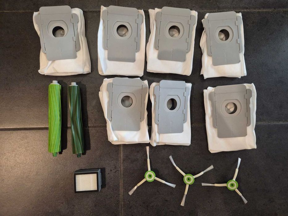 iRobot Roomba i7 cu stație de descărcare