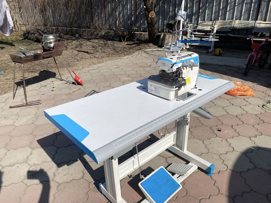 Оверлок jack E4s 4-х ниточный