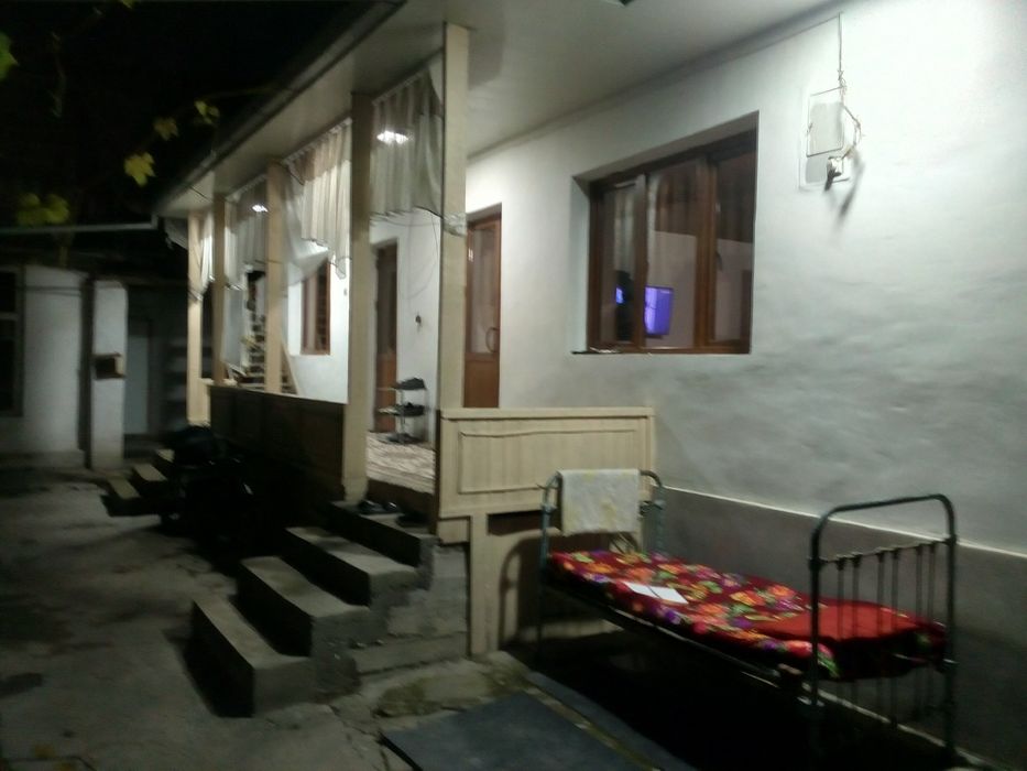 Yashnobod hovli sotiladi