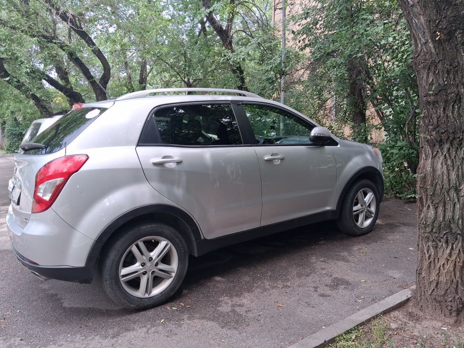 Автомашина  санг енг 2014