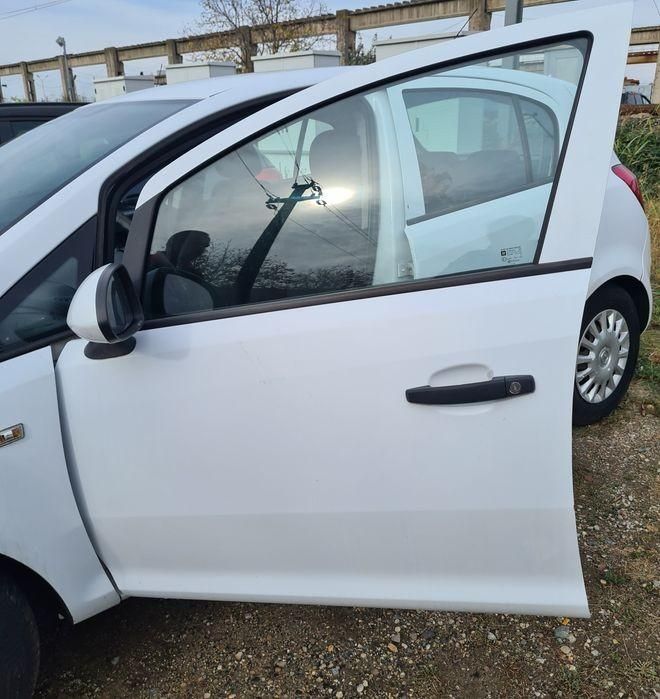 Dezmembrez 4 usi Y474 1.0 12v twinport Z10XEP Opel Corsa D