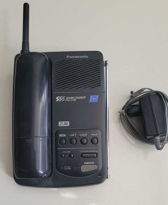 Цифрово/аналогов телефон,две линии,секретар Панасоник,отличен