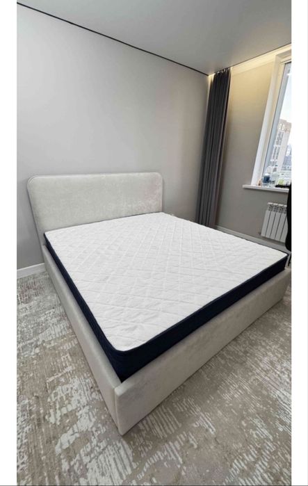 Двуспальный кровать с матрасом