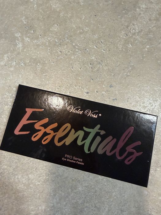 Палетка теней violet voss