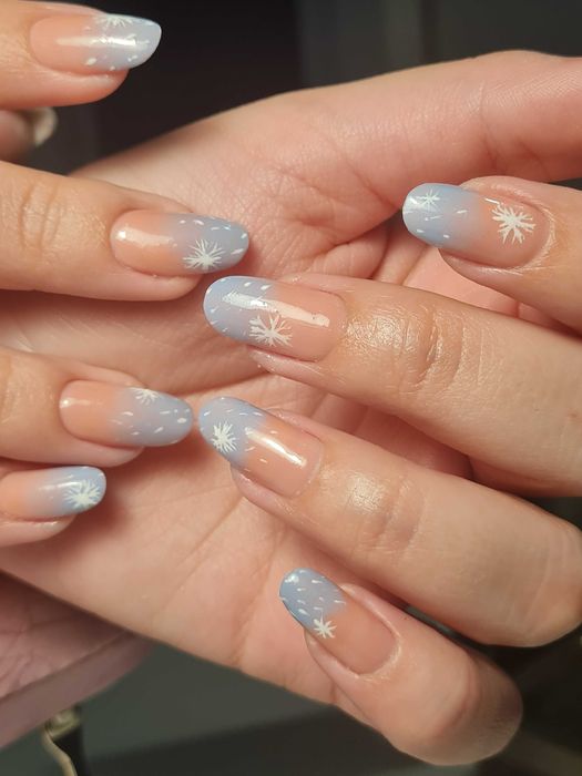 Manichiura ta, cartea ta de vizită – Redescoperă eleganța și îngrijirea profesională!