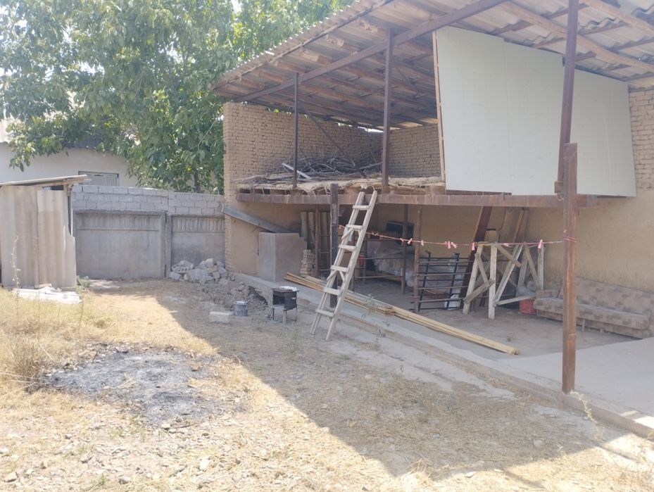 Hovli joy sotiladi 4.5 sotix 2 xona