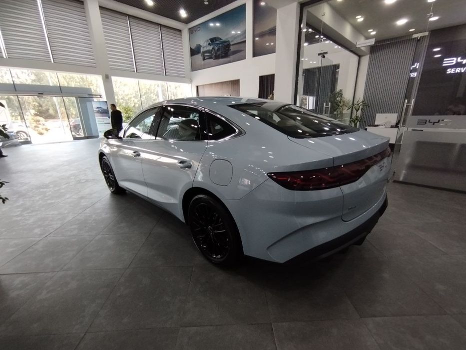 Byd Seal 6 gibrid 2000km flagship