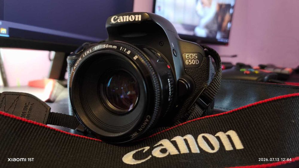 Aparat Foto DSRL Canon EOS 650D + Canon EF 50mm f/1.8 II Kit