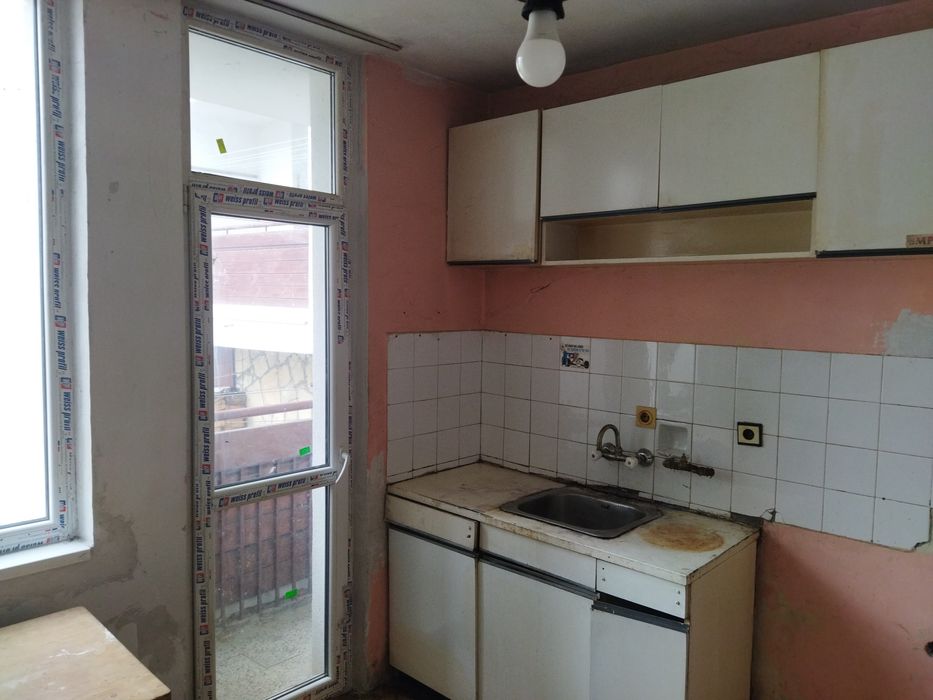 Продава двустаен апартамент в центъра на гр Смолян