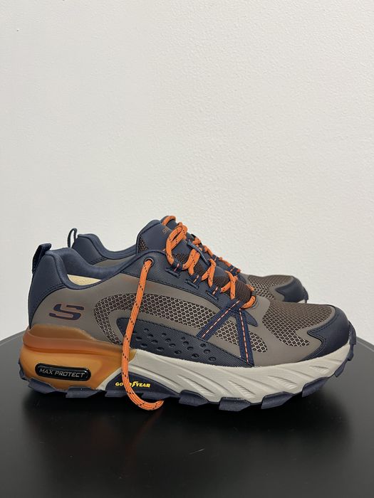 Skechers Max Protect