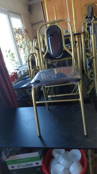 Комплект 1 стол 4 стула 600.000