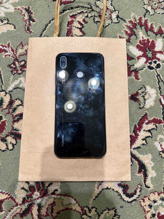 Смартфон Huawei P20 Lite