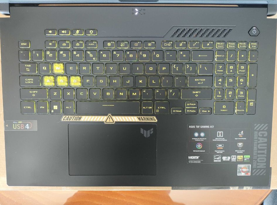 Asus TUF Gaming Laptop A17 /CPU  R7 7735/GPU 4060/16gb DDR5/ 17incha 144hz Full Hd! Като нов!