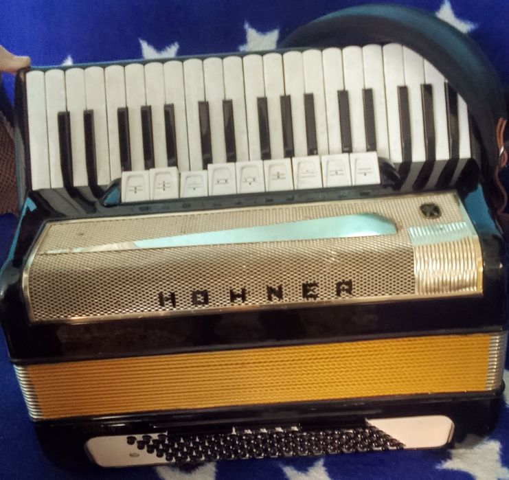 Vănd acordeon hohner lucia 4p ,96 bași