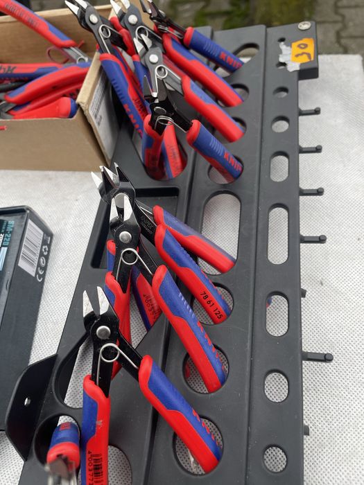 Clesti Knipex profesionali  de taiat fire