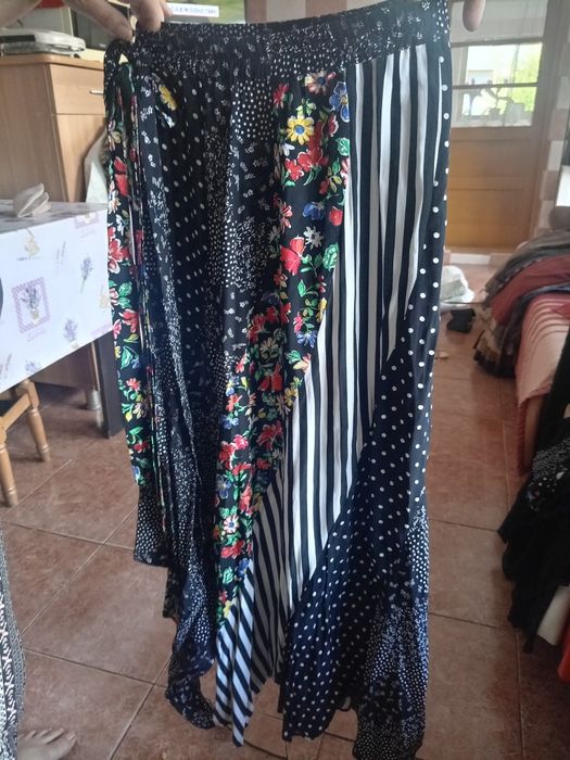 Vând fusta cu cămașă set