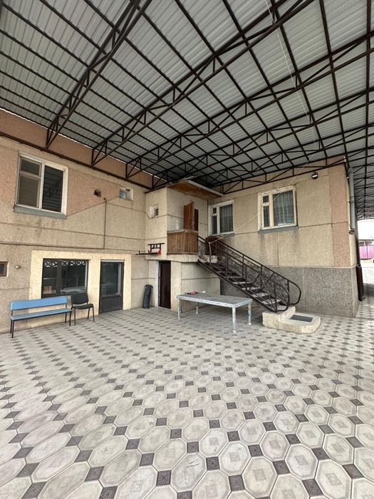 Жилой 3-х уровневый дом с действующим магазином по ул.Торекулова.