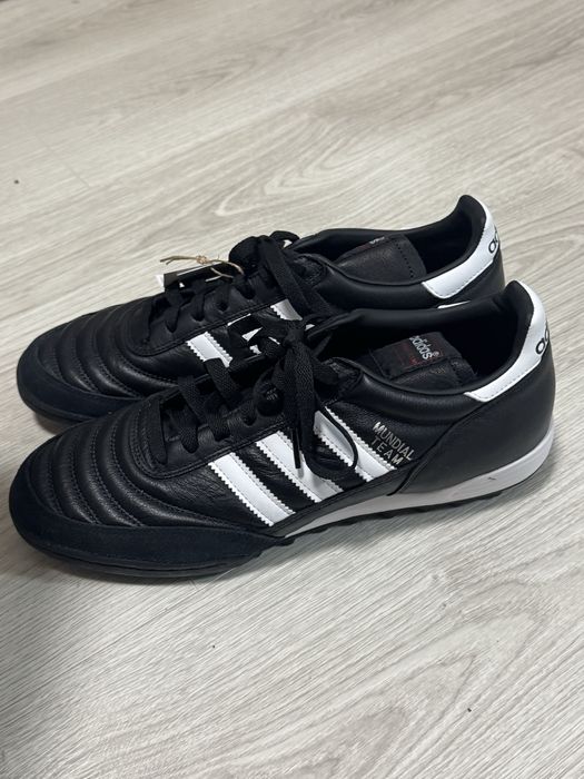 Футболни обувки ADIDAS