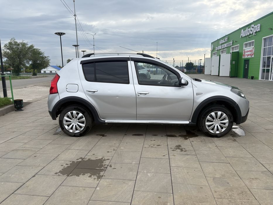 Renault Sandero 2013 год