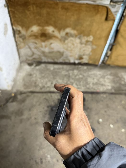 Продам обменяю айфон 16 про