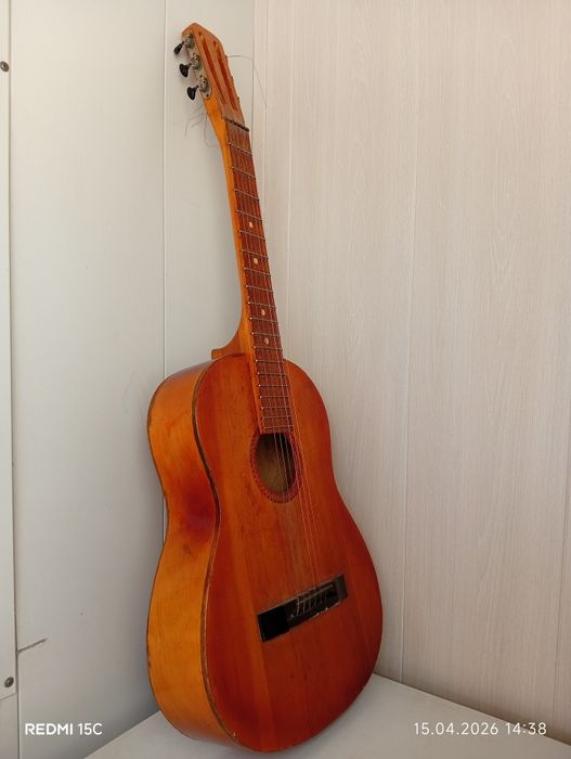 Срочно продам гитару