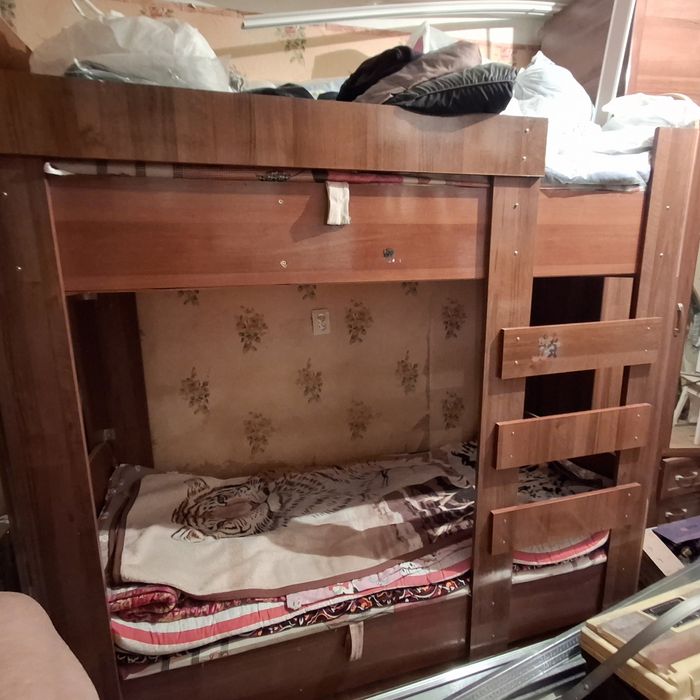 Двухярусная кровать