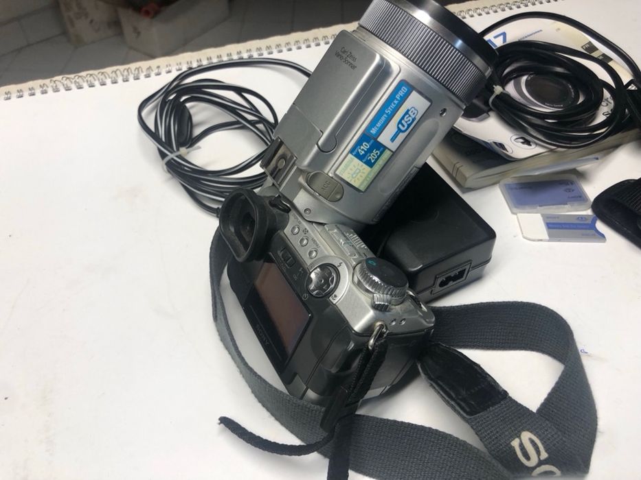 SONY Дигитален Фотоапарат DSC- F717 Cyber-Shot  и  Memory  Stick / Duo