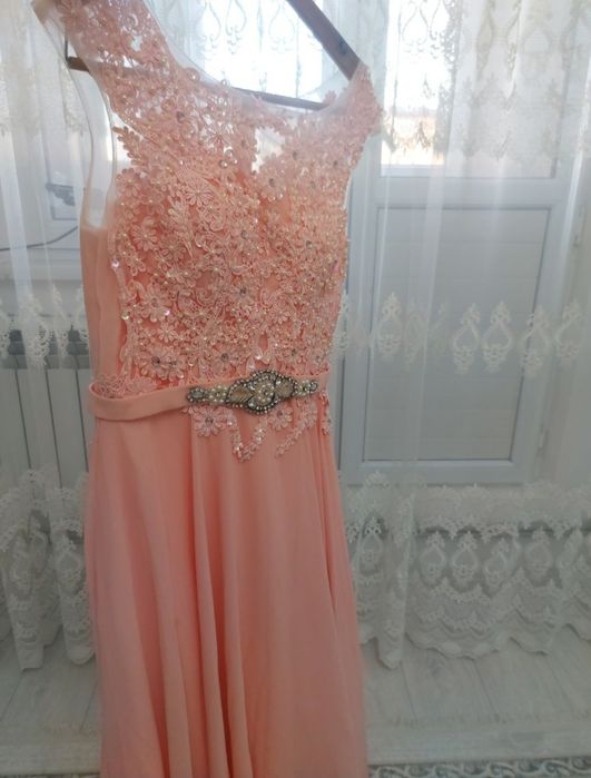 Вечернее молодежное платье