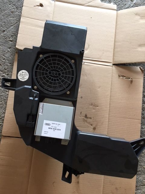 Subwoofer si statie Audi A4 B6 B7 avant