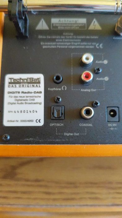 Radio digital TehniSat cu DAB - incinta de lemn !