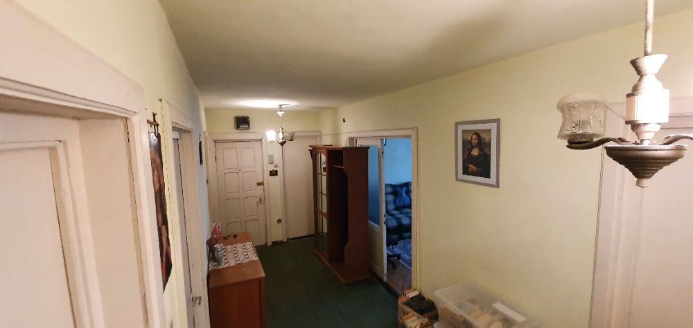 Vând apartament 4camere/ultracentral/decomandat/mobilat/utilat/2boxe