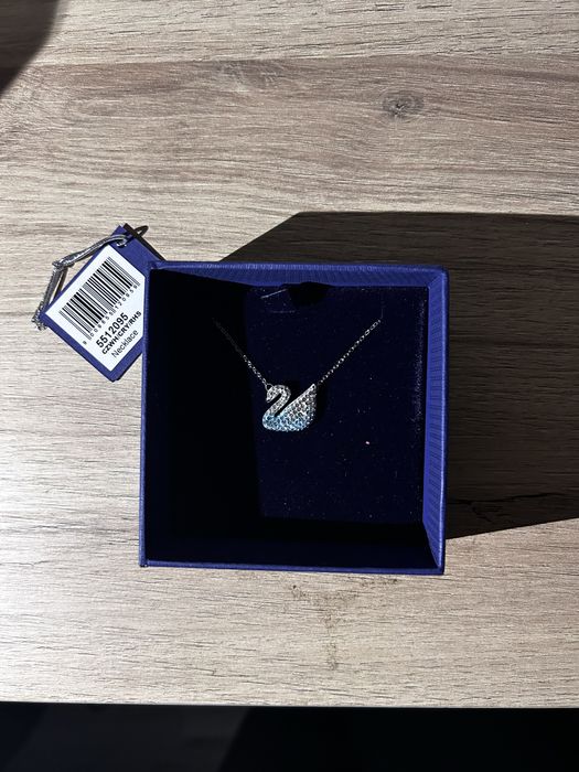 Колиета на Swarovski и Pandora