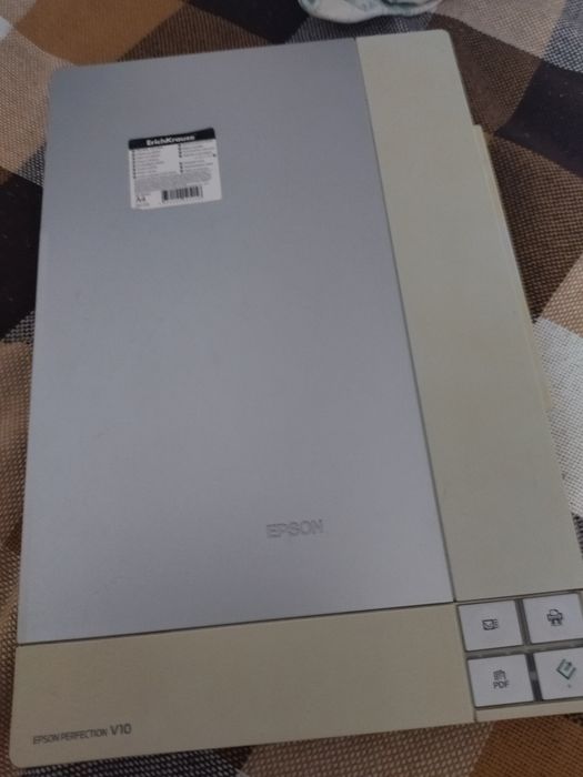 Сканер Epson Perfection V100